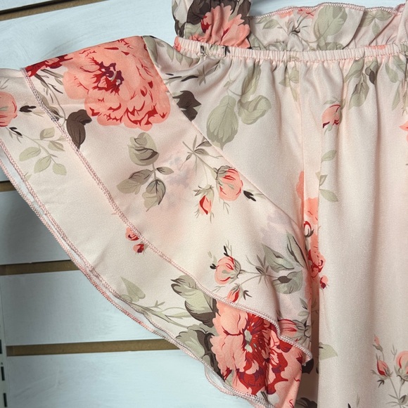 Floral Off-Shoulder Ruffle Top - Picture 2 of 4
